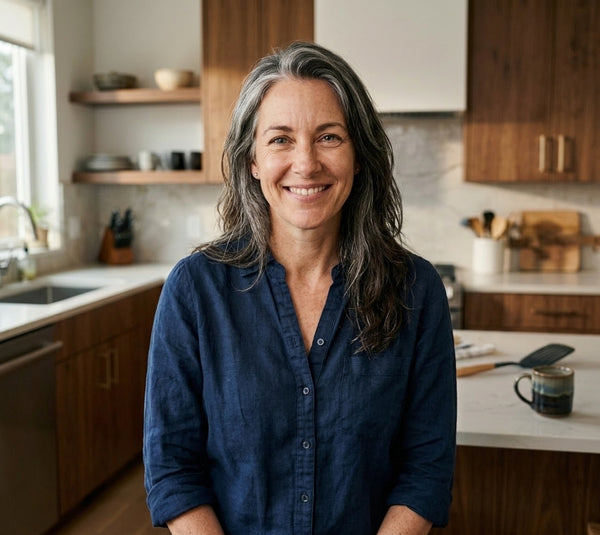 Emilia J, 44